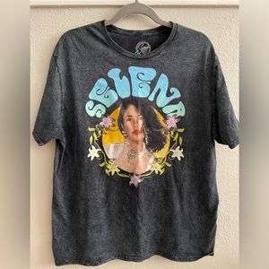Selena graphic tee, men’s medium